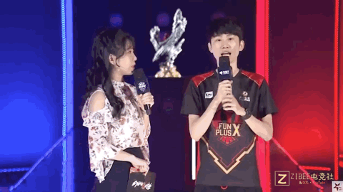 也彰显了他 也彰显了他