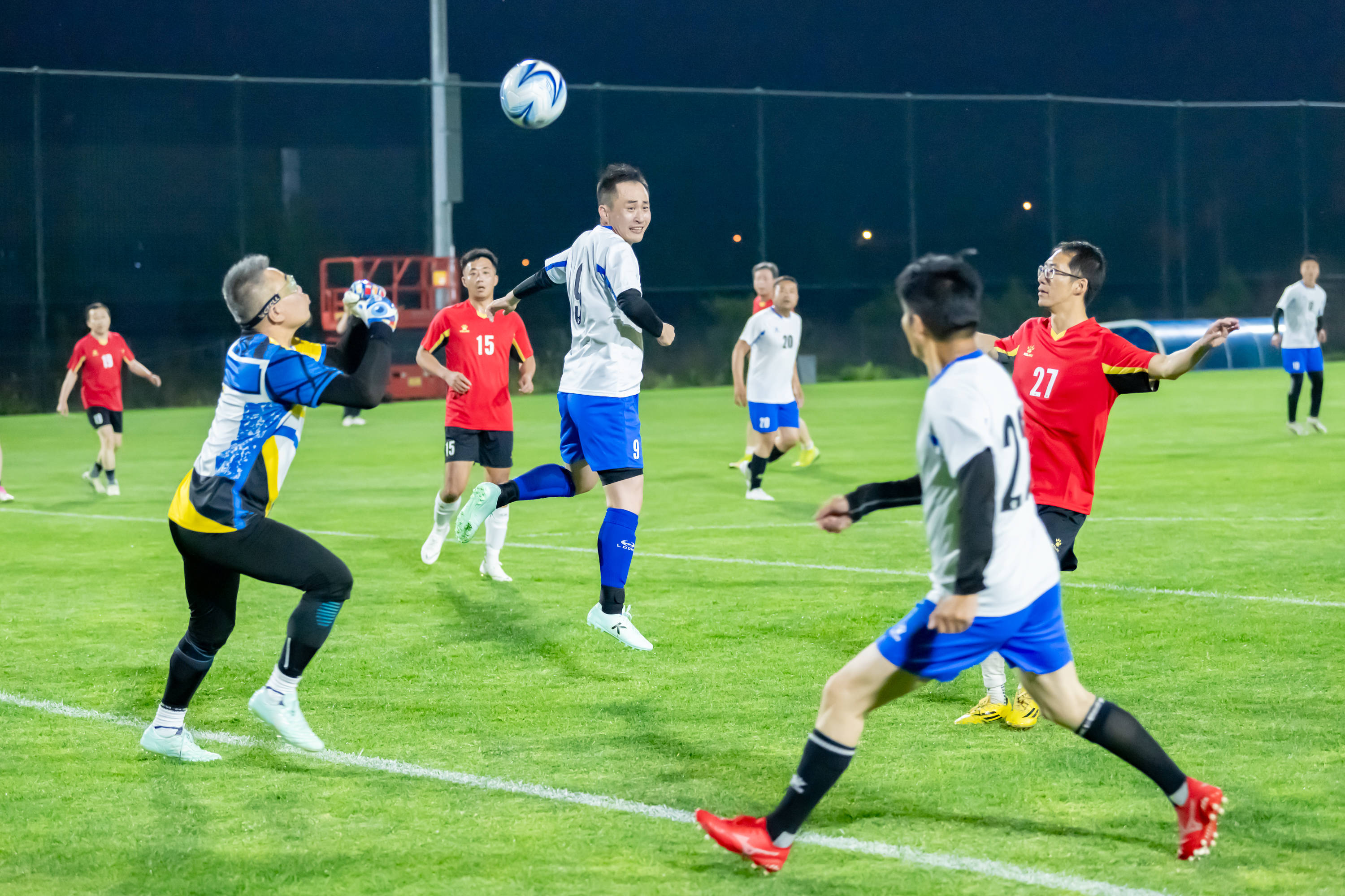 更是一场中 更是一场中